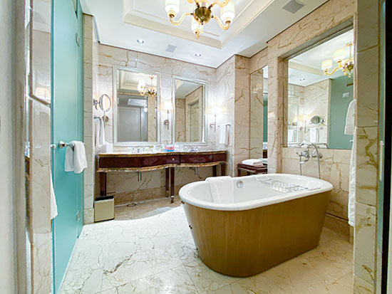 St Regis Hotel Singapore Grand Deluxe Room Bathroom